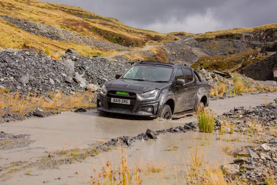  Isuzu D-Max XTR 2019 года  (UK) (фото 7 из 40)